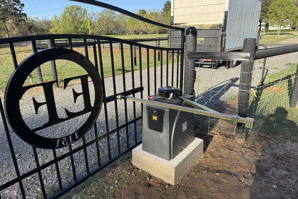 Pad-Mount Swing Gate Systems