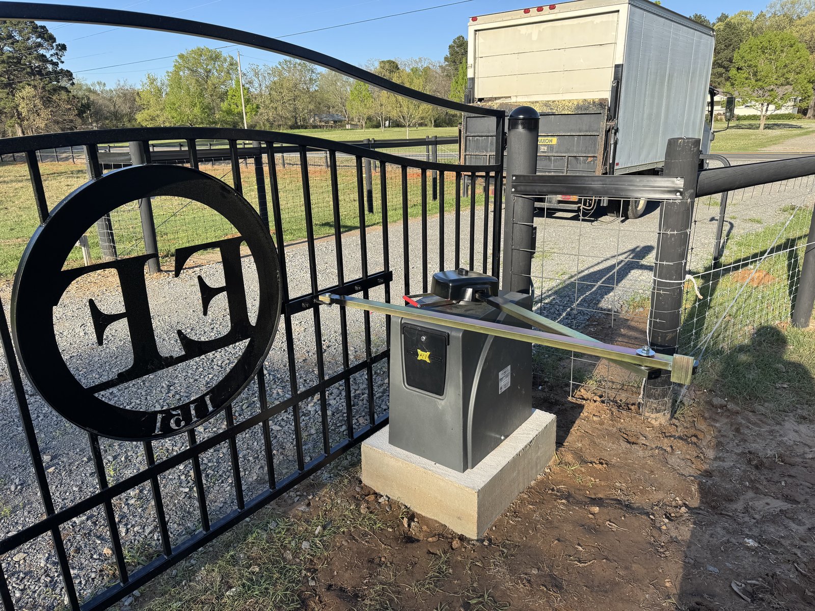 Pad-Mount Swing Gate Systems
